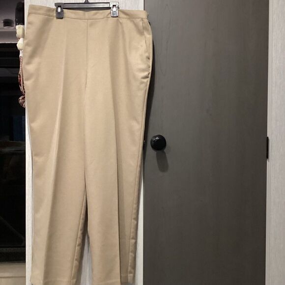 NWOT. Alfred Dunner Women’s Size 20 Tan Polyester Dress Slacks - Picture 3 of 10
